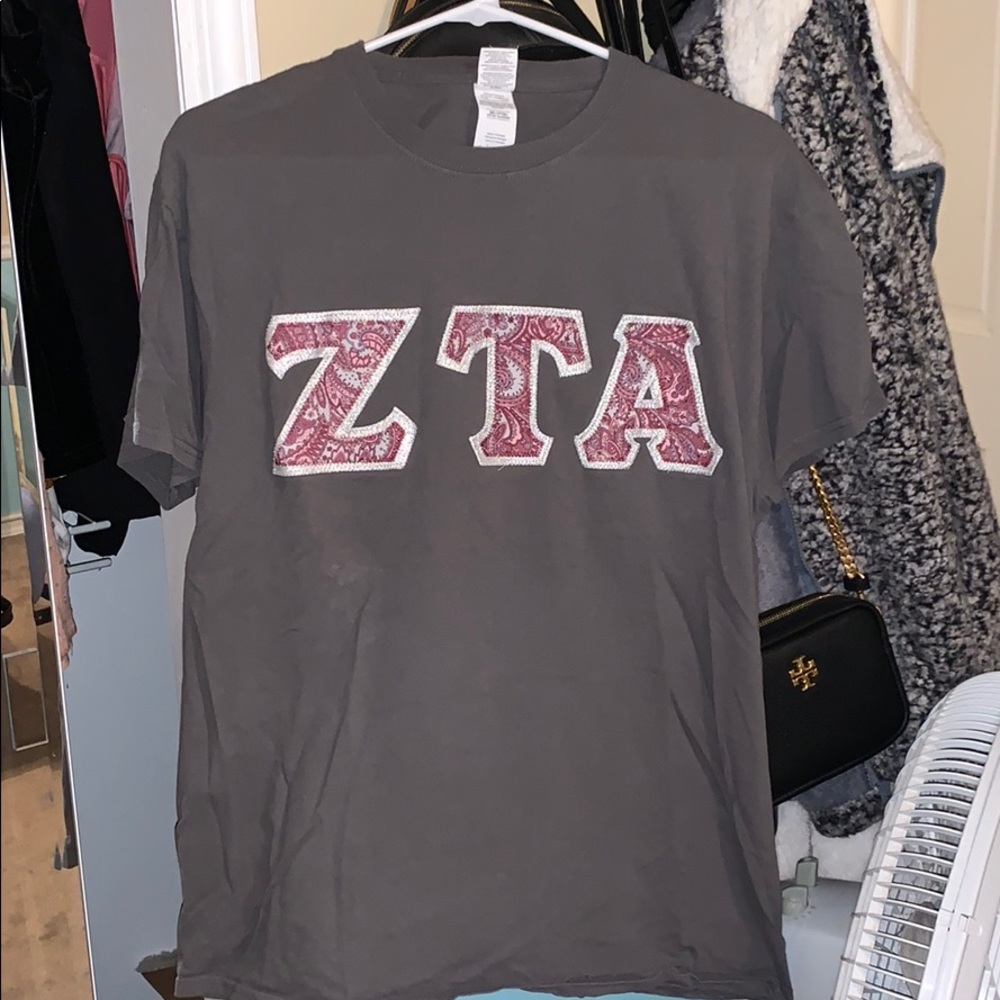 ZTA STITCHED LETTERED TSHIRT